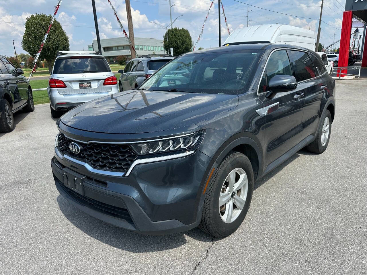 Used 2021 Kia Sorento LX image 2