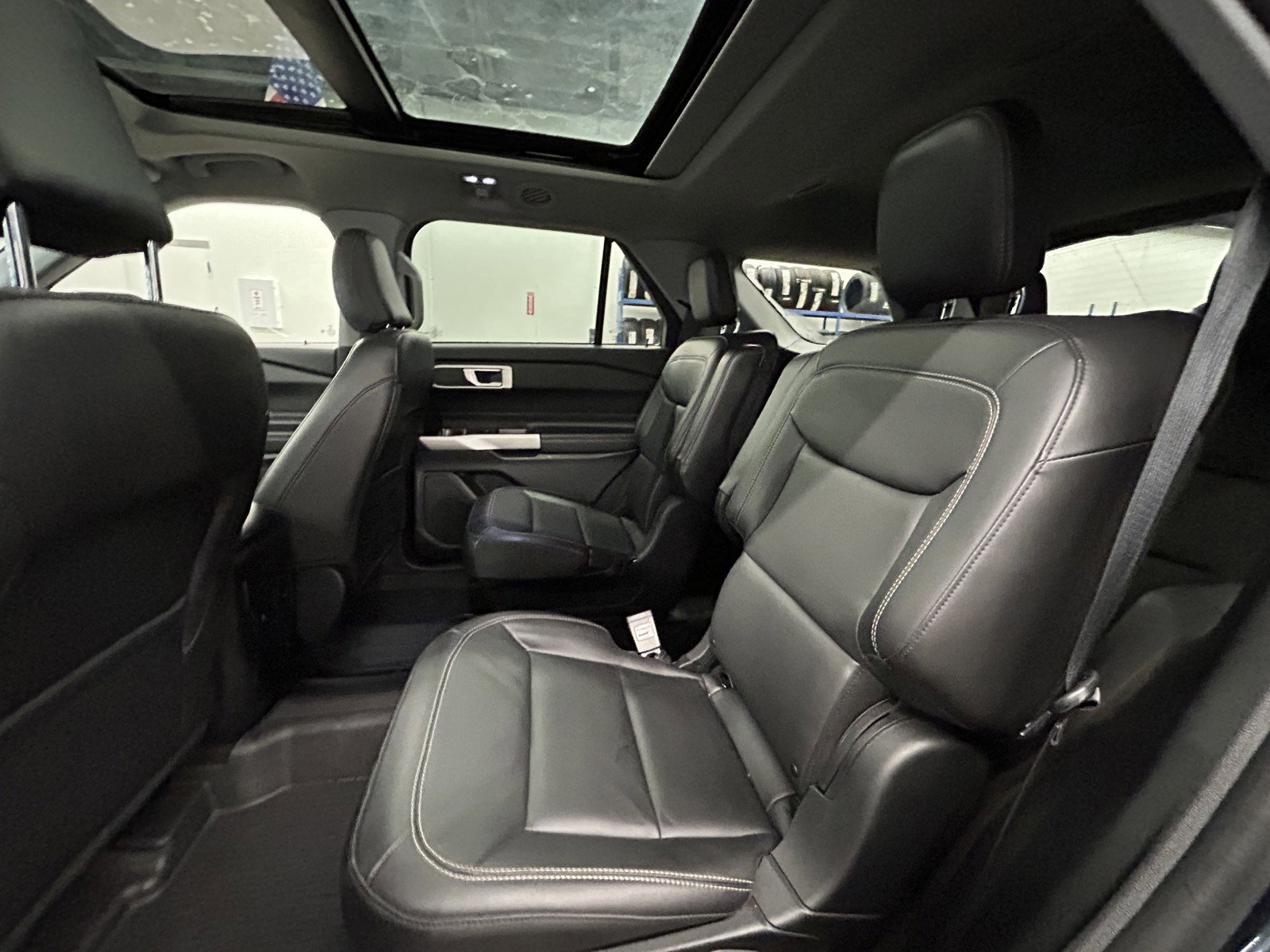 Used 2022 Ford Explorer XLT w/ Equipment Group 202A image 14