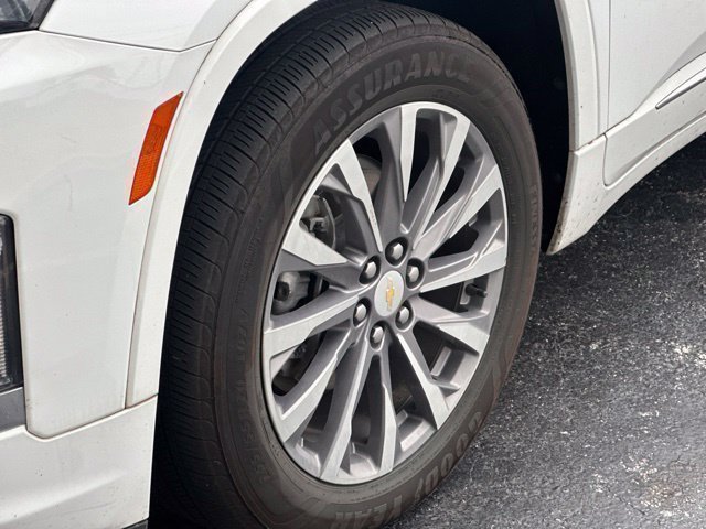 Used 2023 Chevrolet Traverse Premier FWD image 5