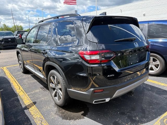 Used 2025 Honda Pilot Elite image 6