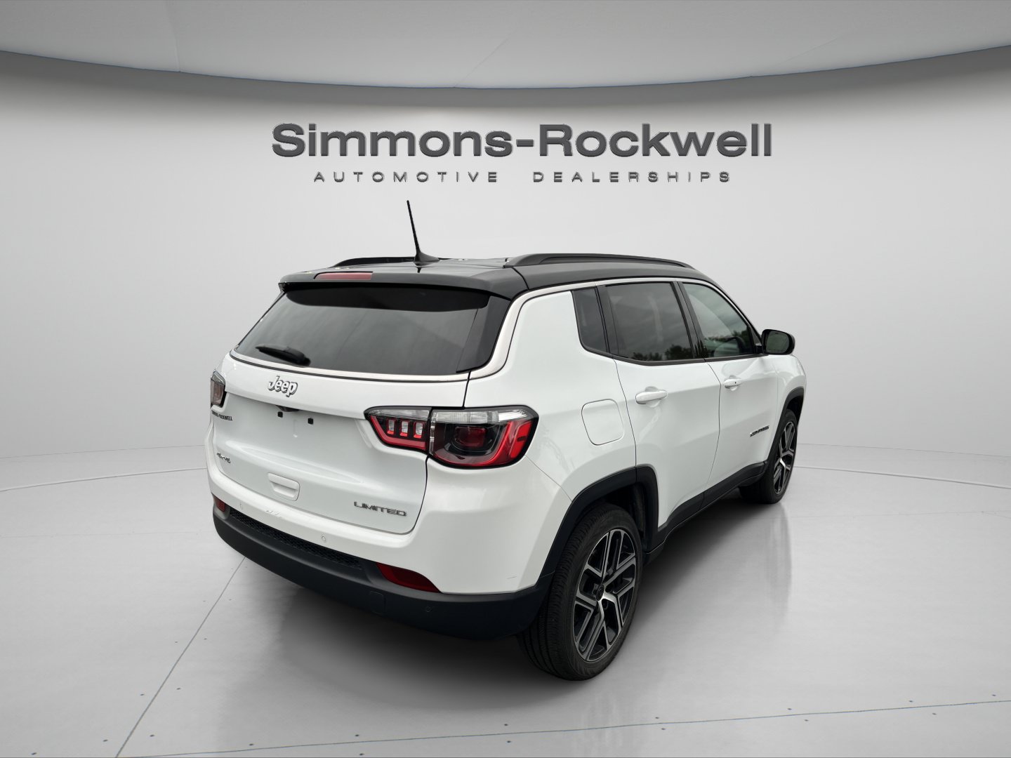 Used 2025 Jeep Compass Limited AWD/4WD image 5