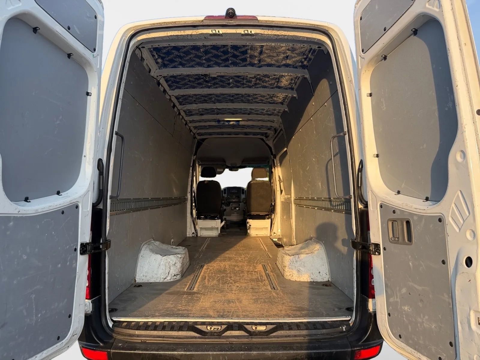 Used 2010 Mercedes-Benz Sprinter 3500 image 15