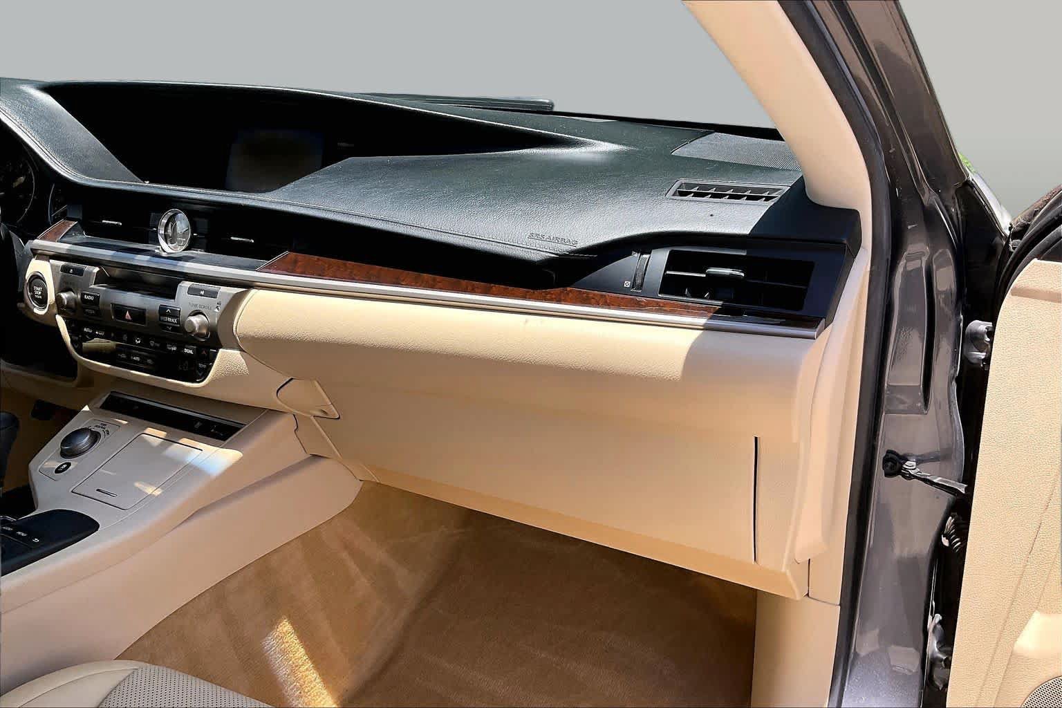 Used 2014 Lexus ES 350 w/ Premium Package FWD image 16