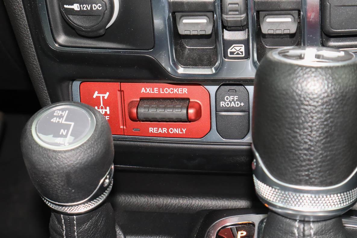 Used 2024 Jeep Wrangler Willys AWD/4WD image 11