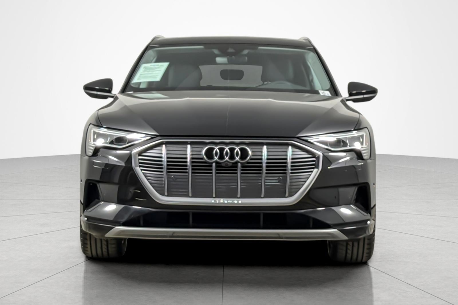 Used 2023 Audi e-tron Premium Plus w/ Premium Plus Package AWD/4WD image 8