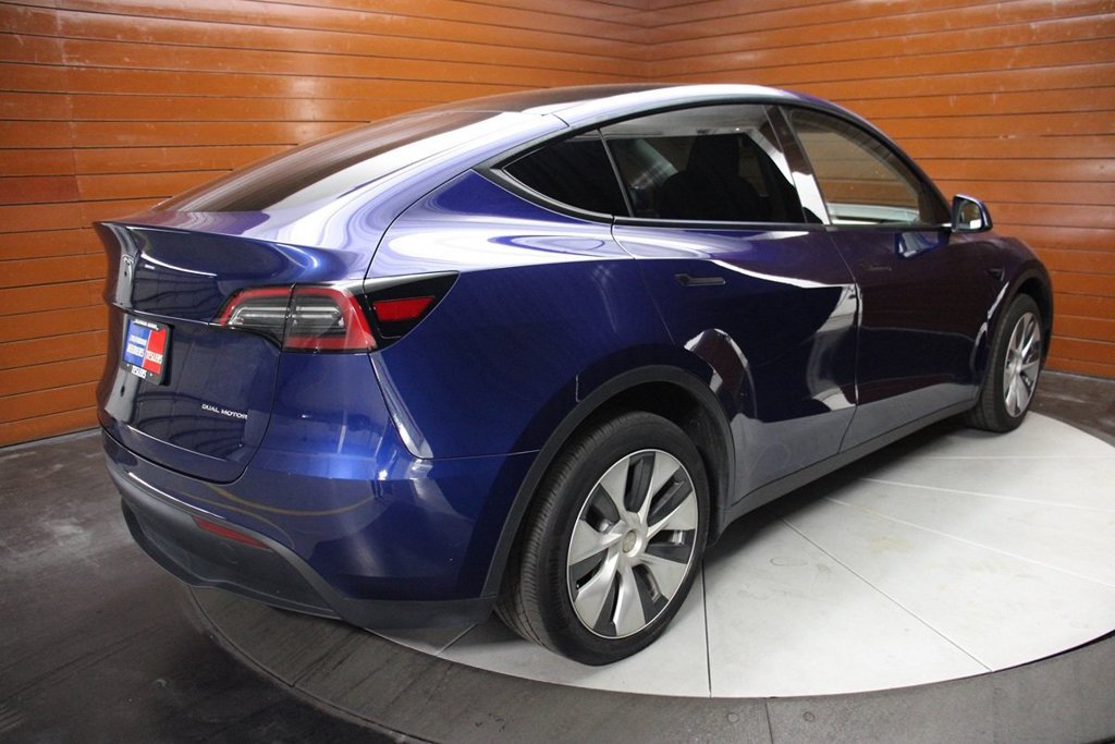 Used 2023 Tesla Model Y Long Range AWD/4WD image 6