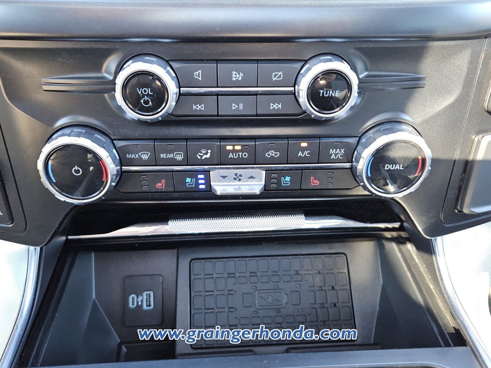 Used 2023 Ford F150 Limited image 17