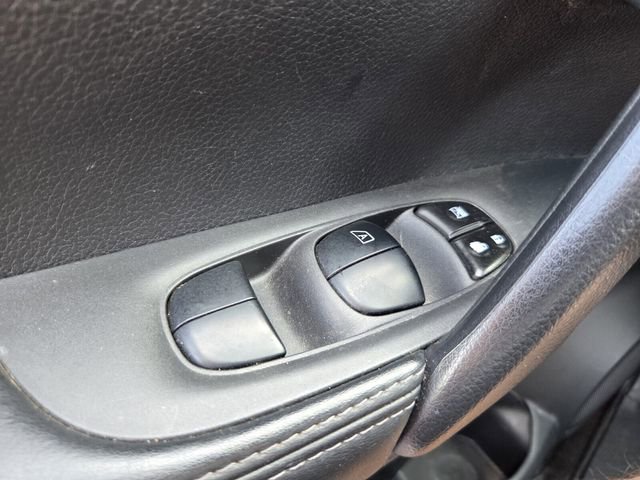 Used 2021 Nissan Rogue Sport S FWD image 29