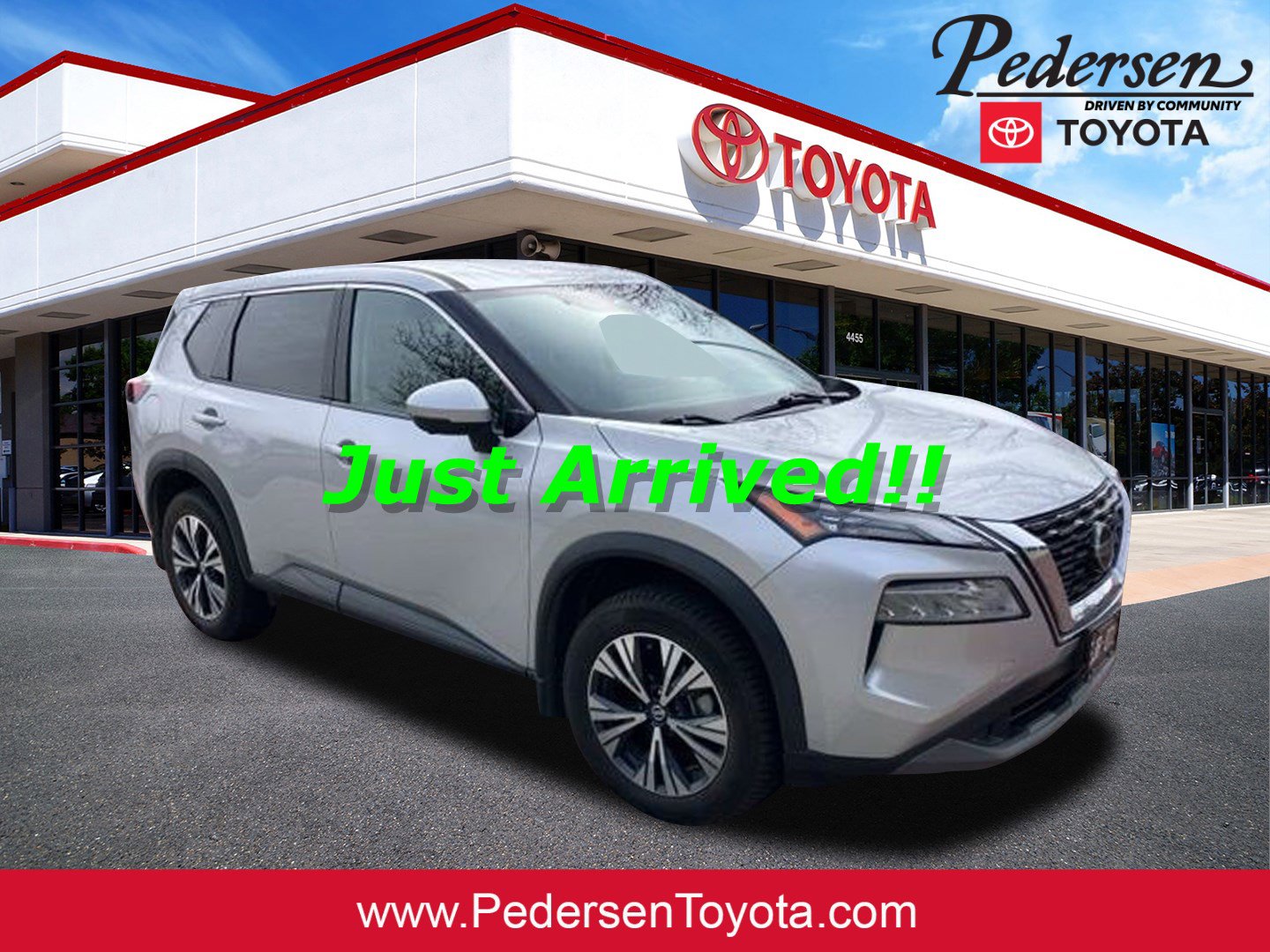 Used 2021 Nissan Rogue SV image 1