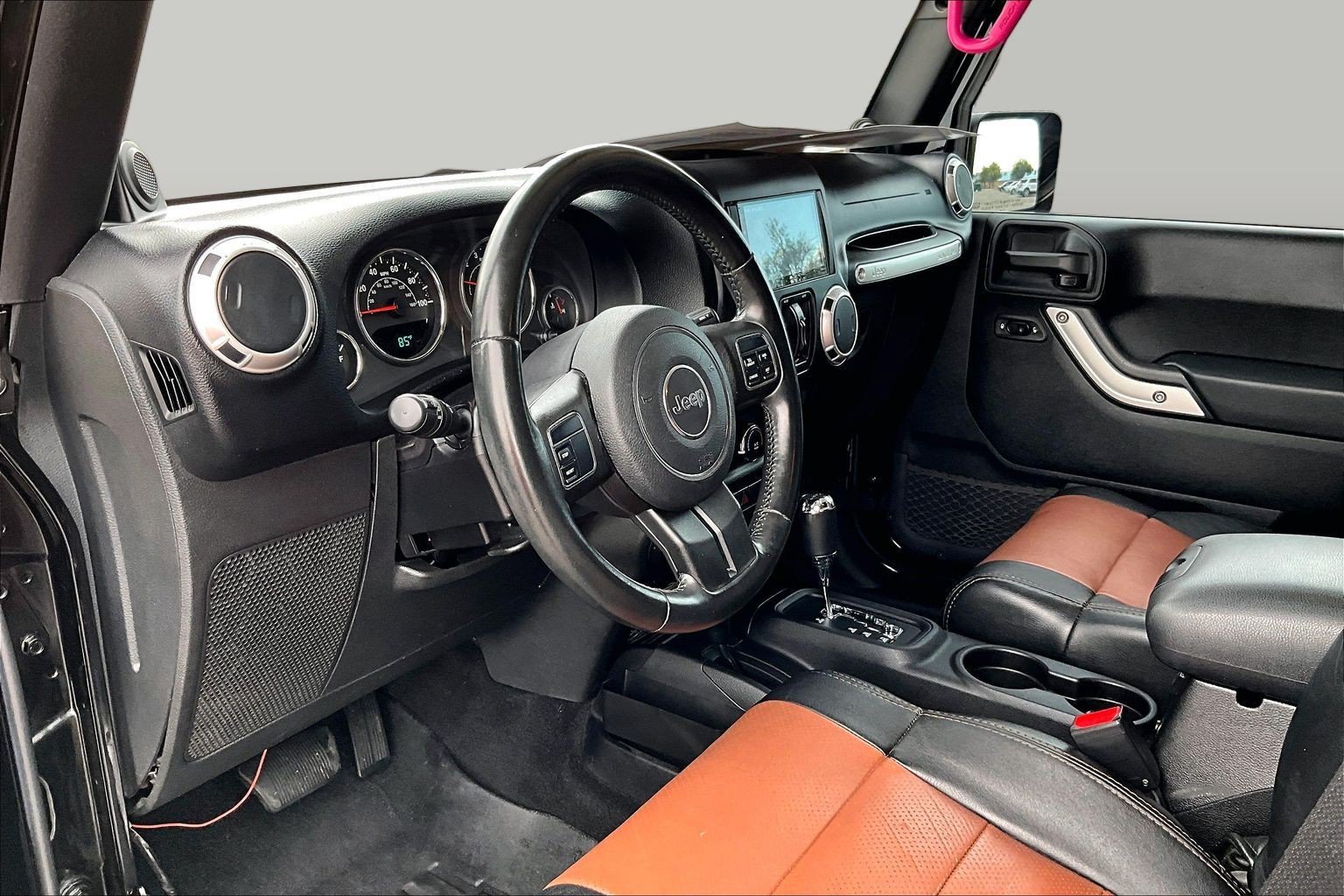 Used 2012 Jeep Wrangler Unlimited Sahara w/ Dual Top Group AWD/4WD image 12