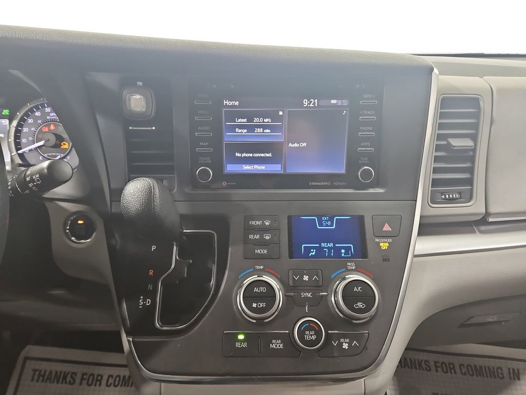 Used 2019 Toyota Sienna LE w/ LE Preferred Package FWD image 19