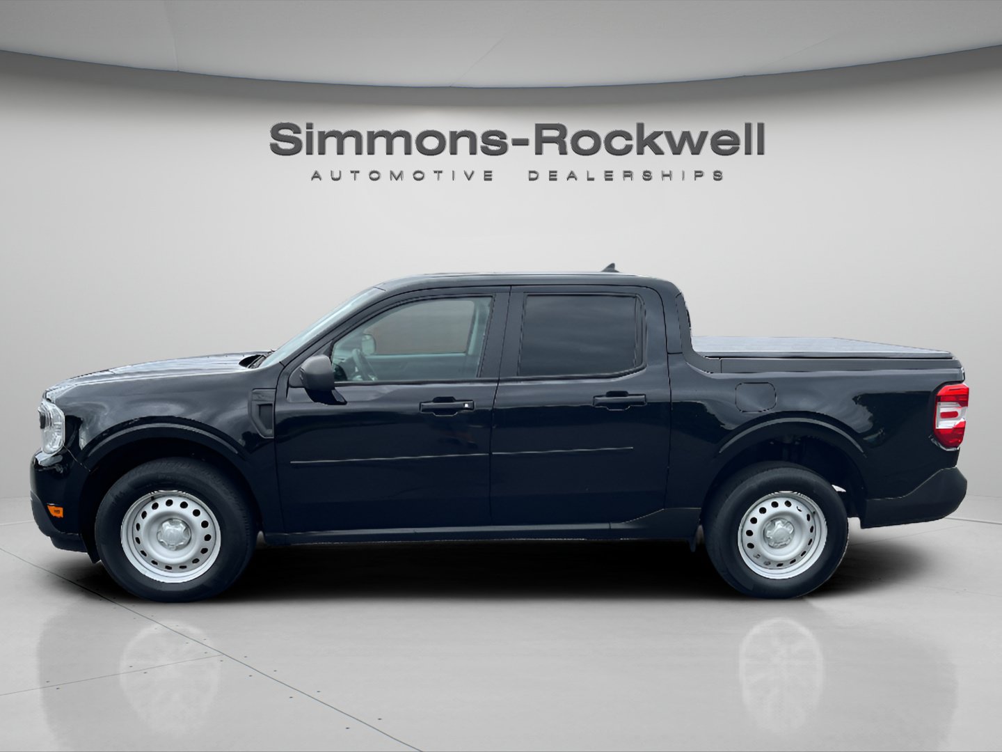 Used 2022 Ford Maverick XL FWD image 2