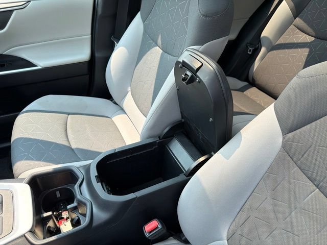 Used 2022 Toyota RAV4 XLE w/ Convenience Package AWD/4WD image 22
