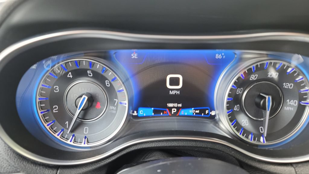 Used 2021 Chrysler 300 Touring w/ Sport Appearance Package AWD/4WD image 19