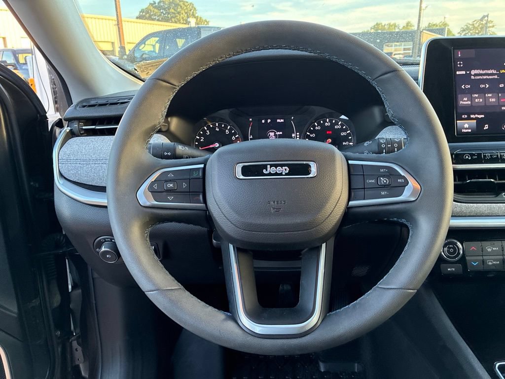 Used 2022 Jeep Compass Latitude AWD/4WD image 23