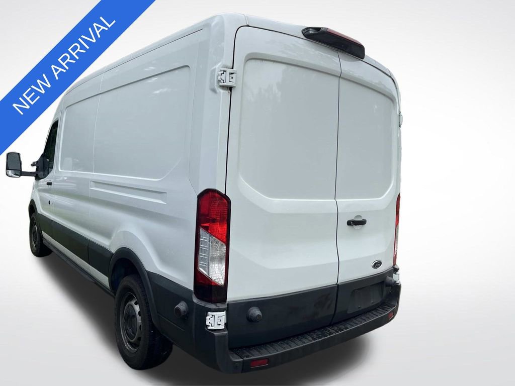 Used 2018 Ford Transit 250 148 Medium Roof RWD image 5