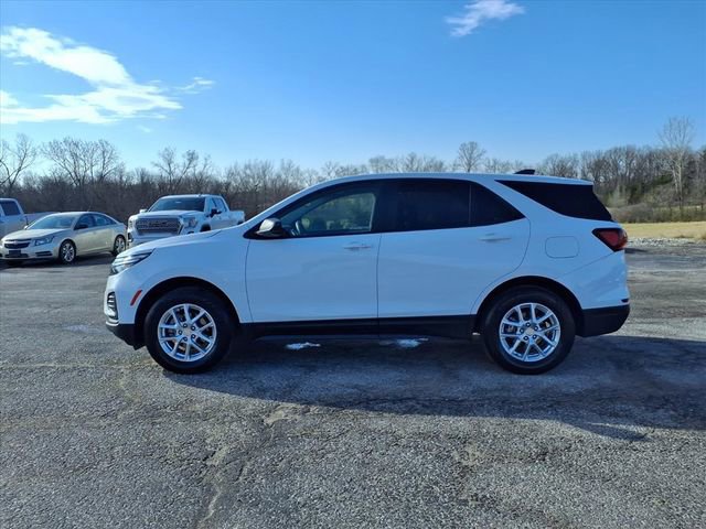 Used 2024 Chevrolet Equinox LS w/ LS Convenience Package image 29