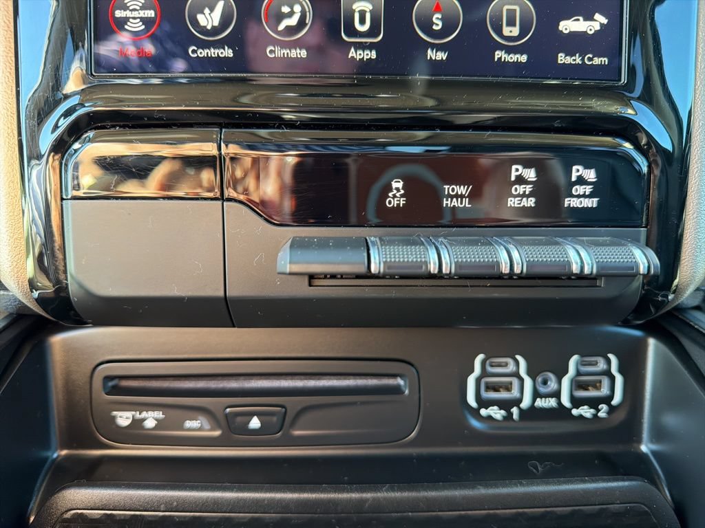Used 2019 RAM 1500 Laramie AWD/4WD image 45