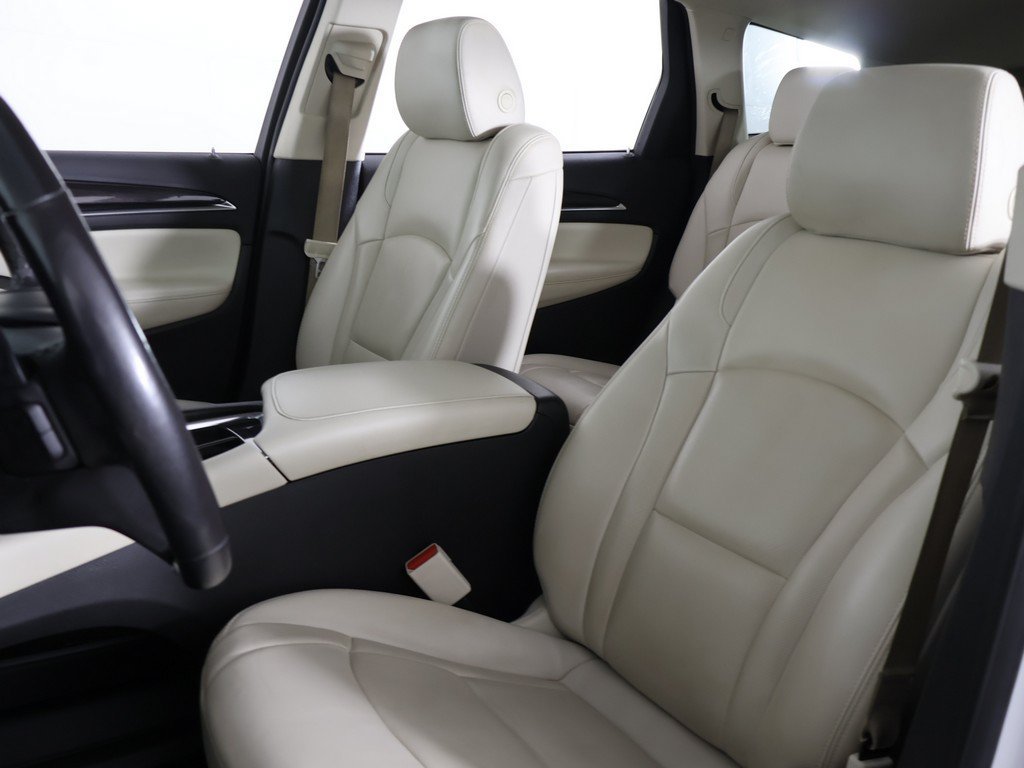 Used 2023 Buick Enclave Essence FWD image 30