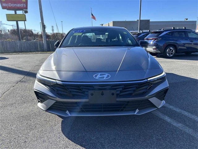 Used 2025 Hyundai Elantra Sport image 8