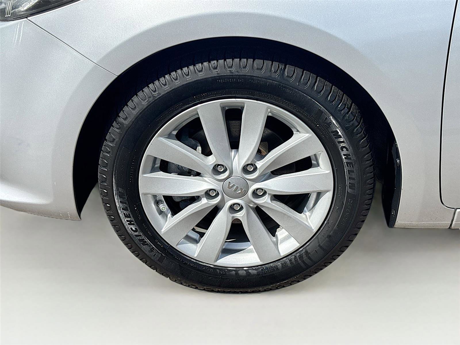 Used 2016 Kia Forte Koup EX FWD image 28