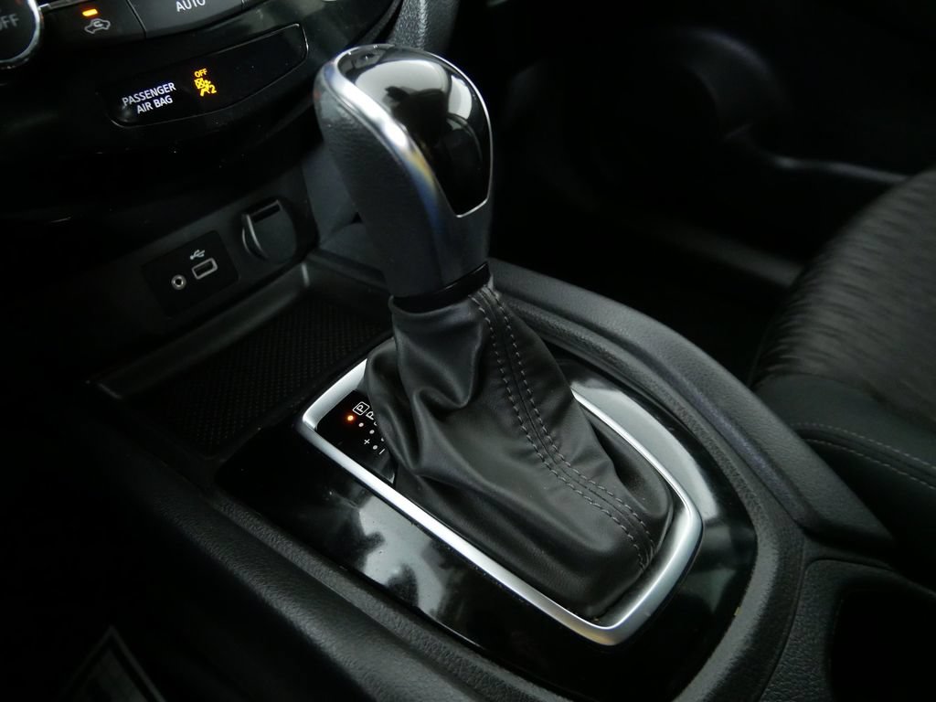 Used 2020 Nissan Rogue SV AWD/4WD image 31