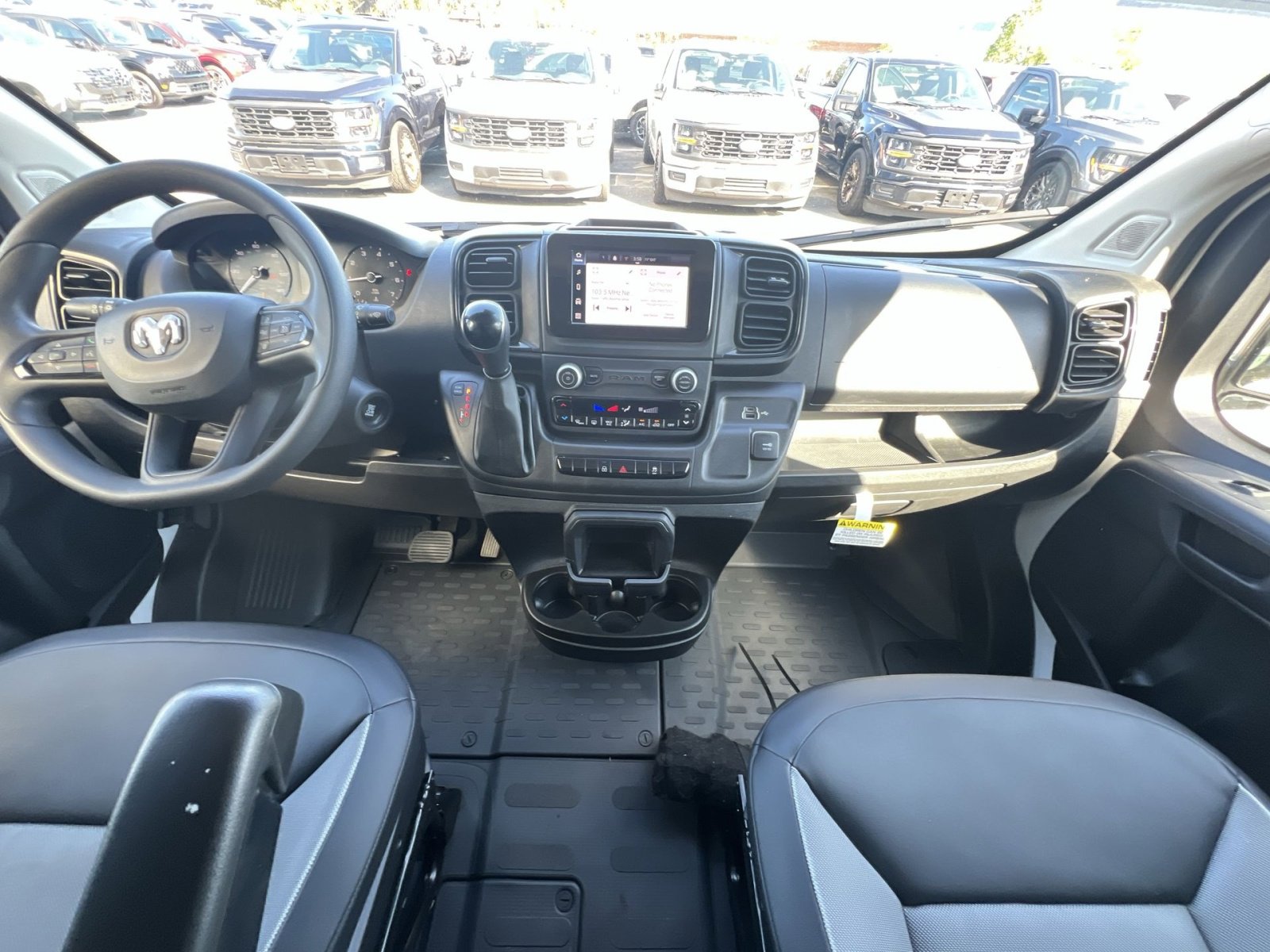 Used 2024 RAM ProMaster 2500 w/ Convenience Group FWD image 30