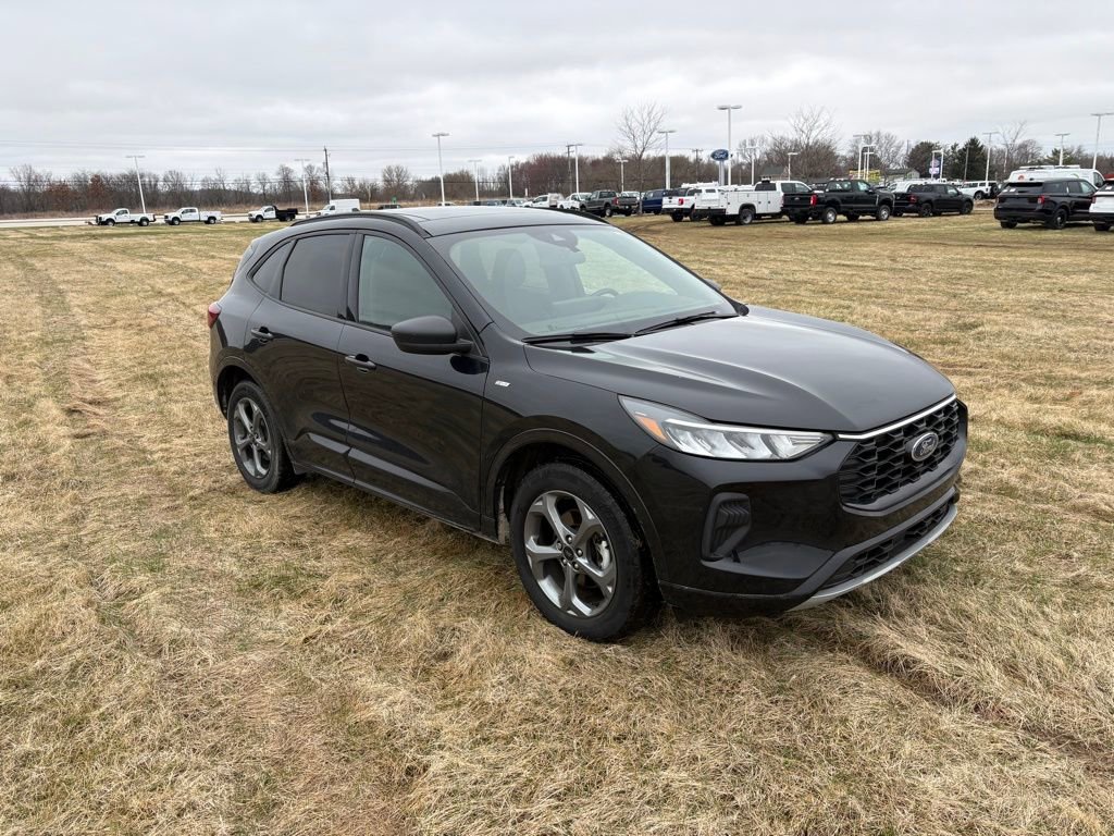 Used 2023 Ford Escape ST-Line w/ Tech Pack #1 image 2