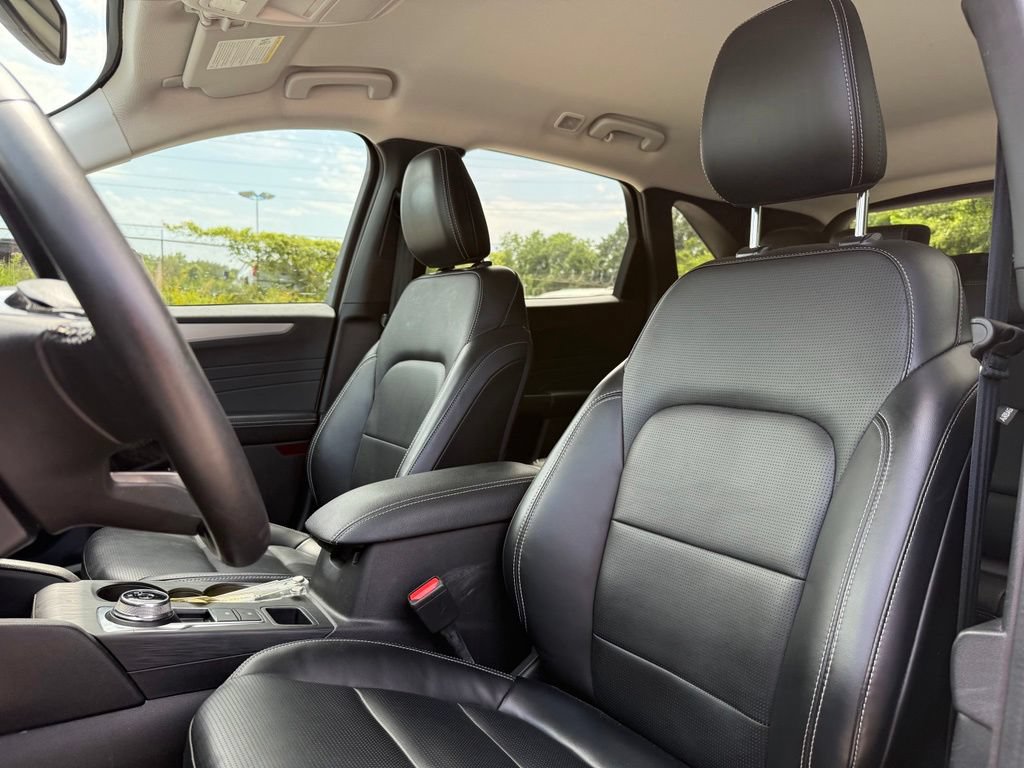 Used 2023 Ford Escape Platinum AWD/4WD image 9