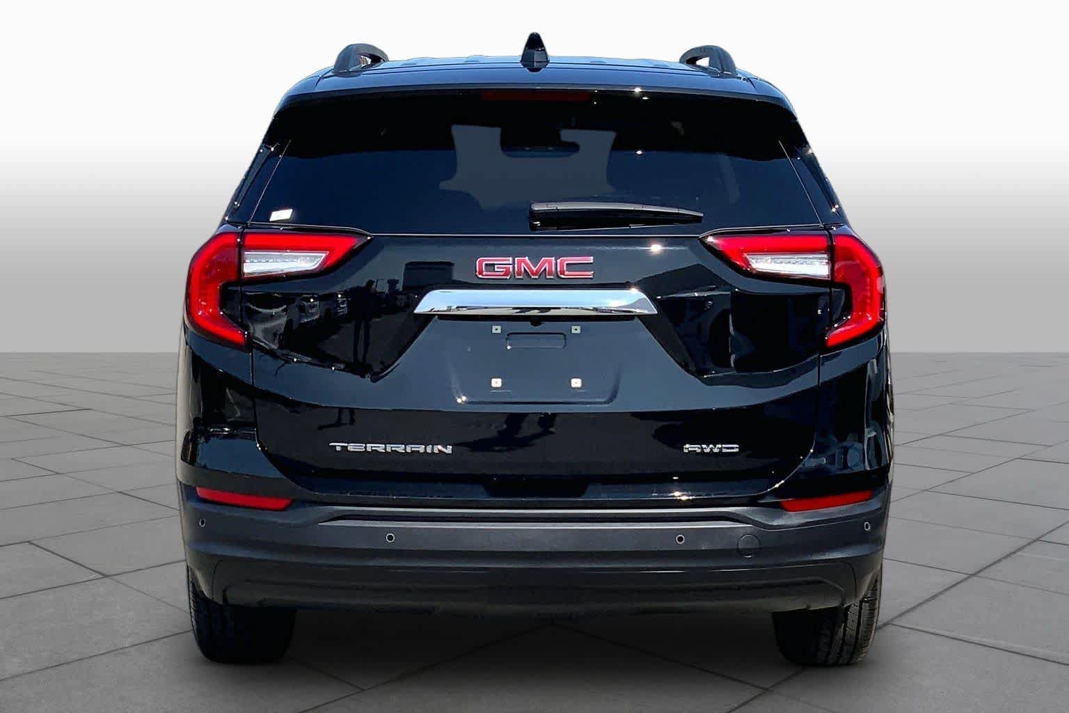 Used 2023 GMC Terrain SLE w/ Driver Convenience Package AWD/4WD image 5