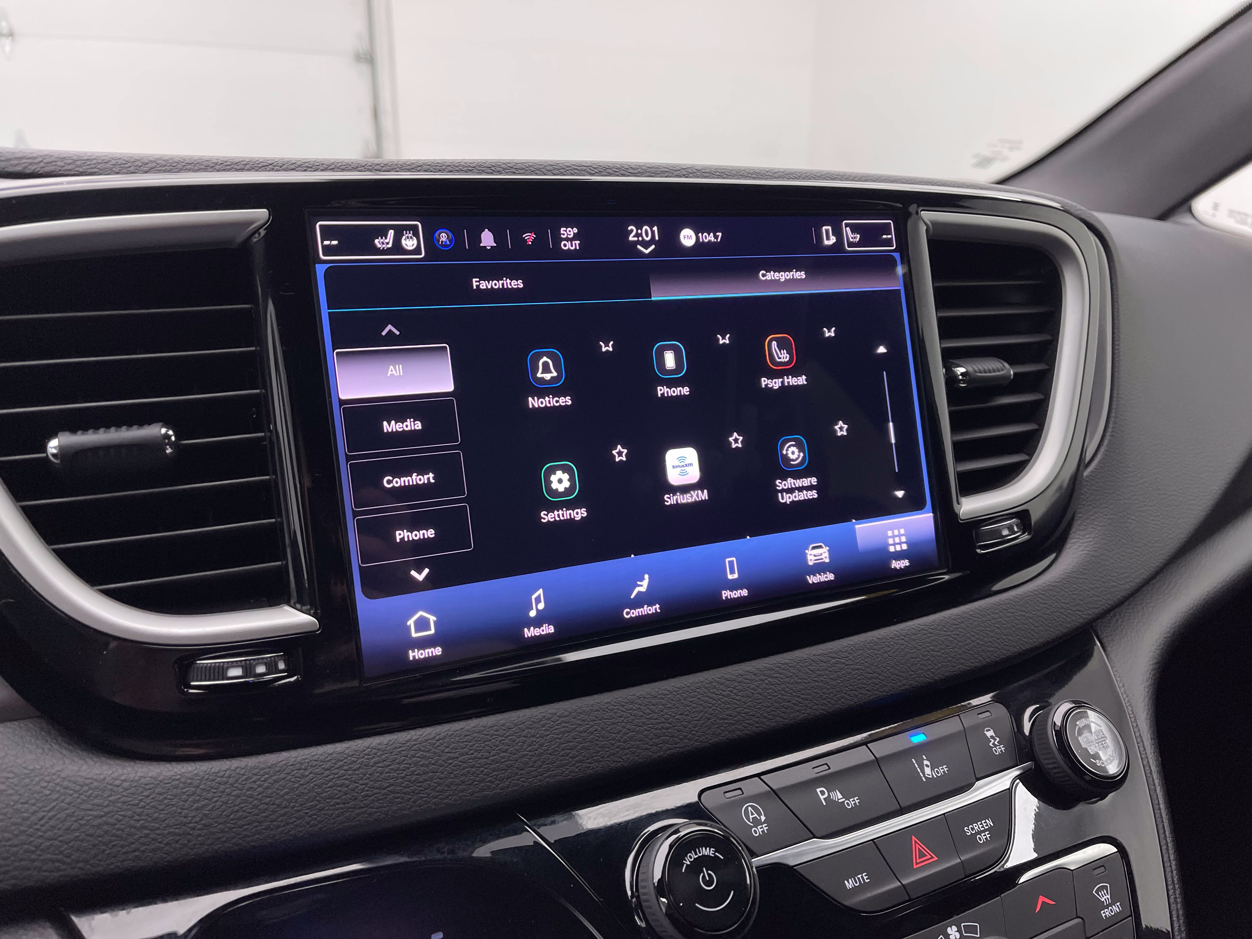 Used 2025 Chrysler Pacifica Select FWD image 25