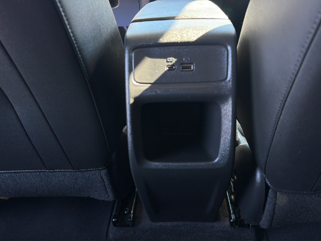 Used 2025 Chevrolet Trax LT w/ LT Convenience Package FWD image 17