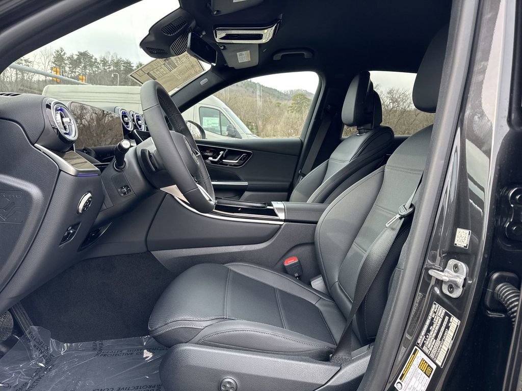 New 2025 Mercedes-Benz GLC 300 4MATIC image 9