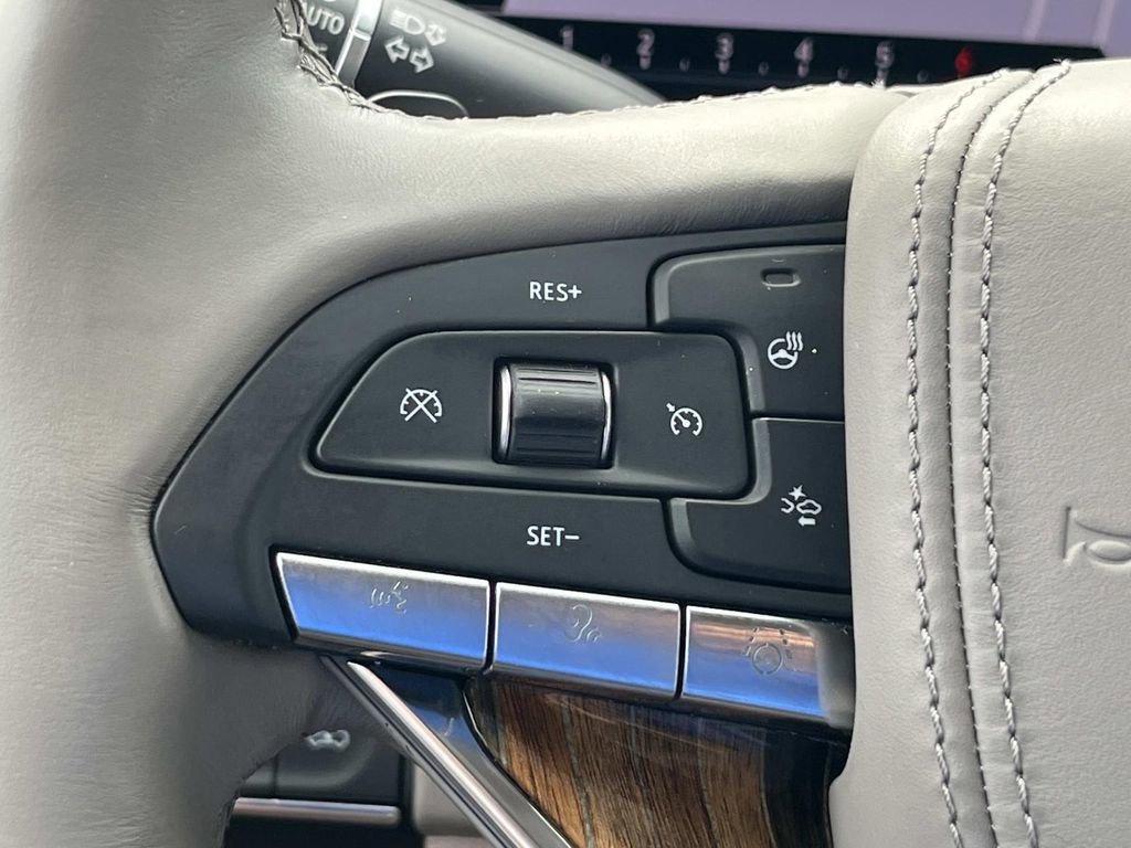 Used 2021 Cadillac Escalade ESV Sport Platinum image 31