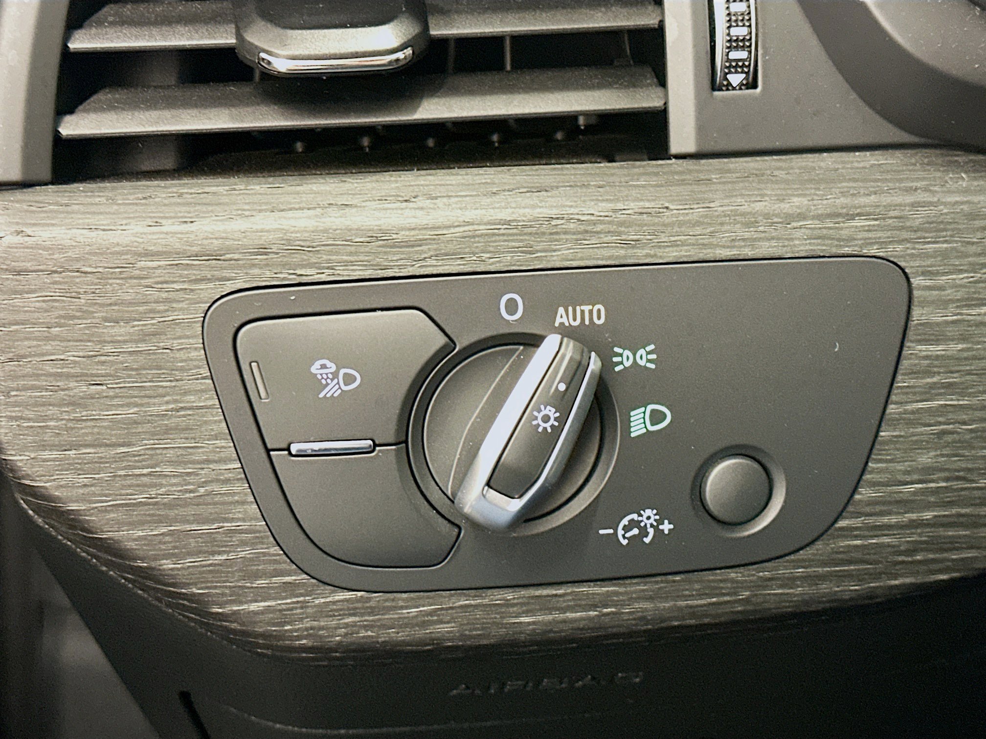 Used 2022 Audi A4 2.0T Premium Plus w/ Premium Plus Package image 17