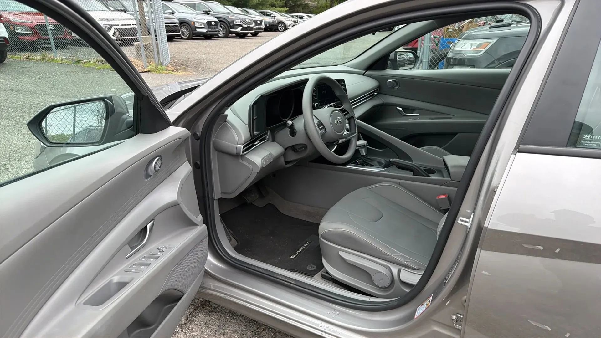 Used 2023 Hyundai Elantra SEL FWD image 23