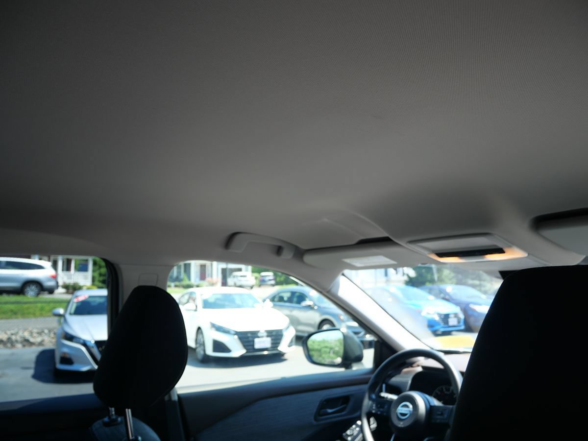 Used 2021 Nissan Rogue S FWD image 32