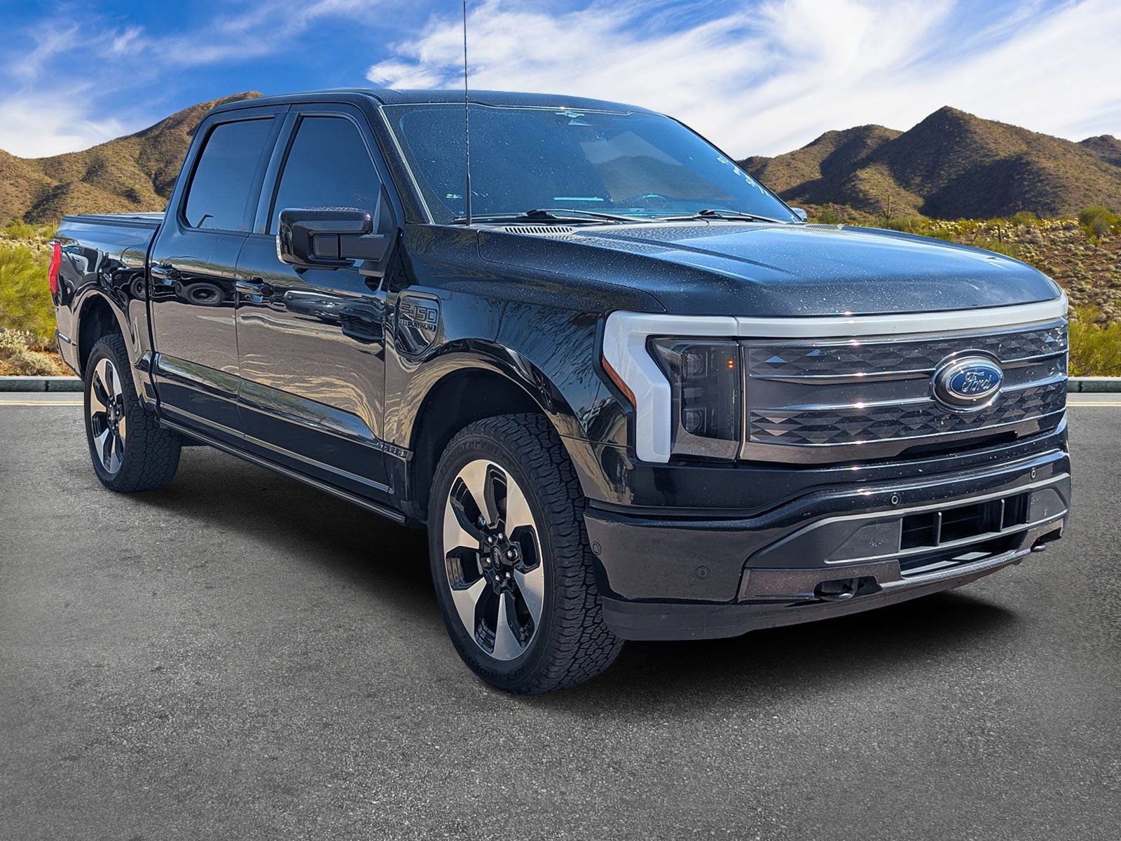 Used 2023 Ford F150 Lightning Platinum image 3