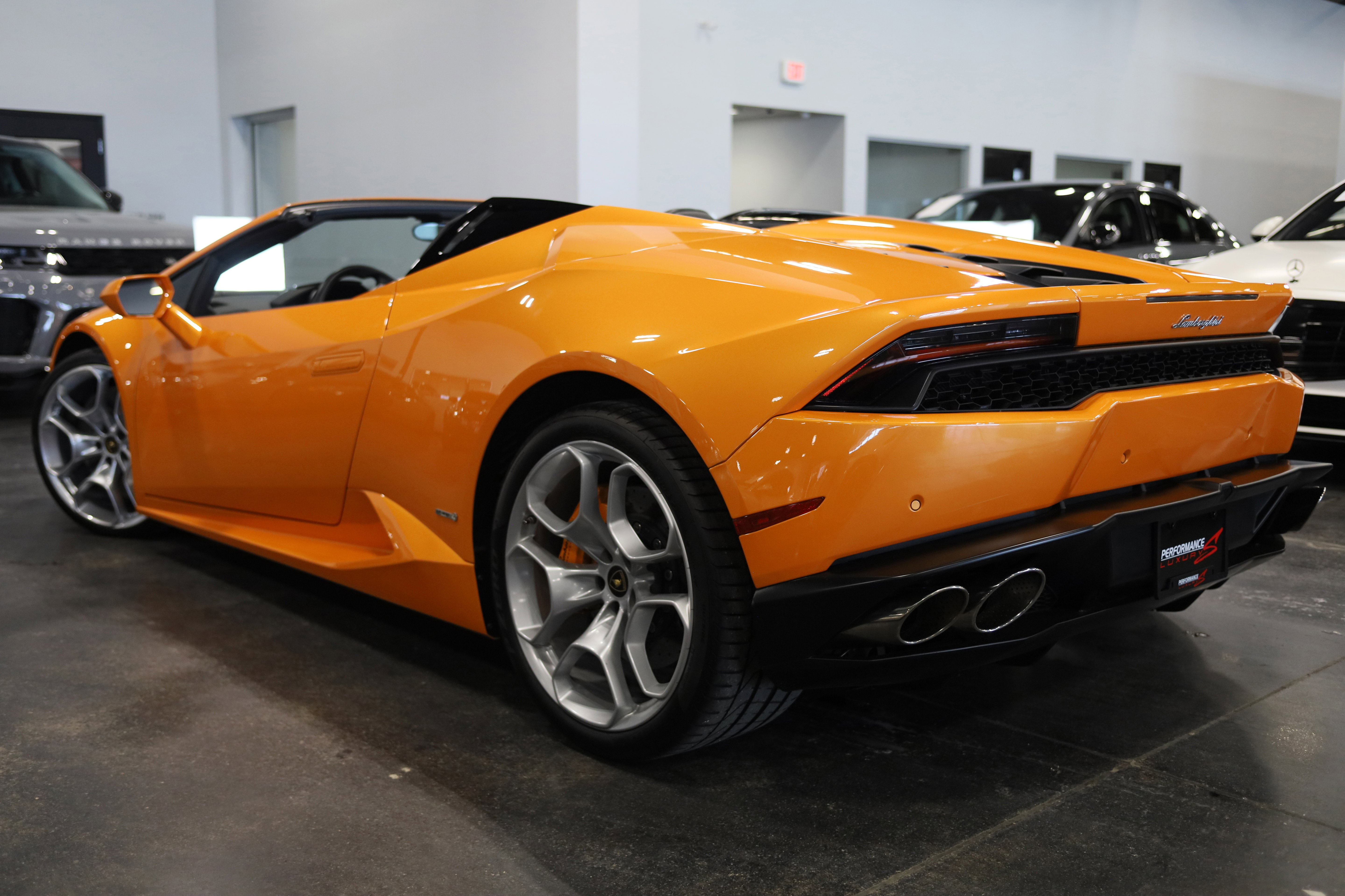 Used 2016 Lamborghini Huracan LP 610-4 image 4
