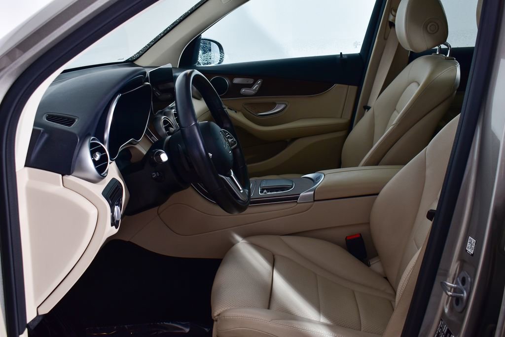 Certified 2022 Mercedes-Benz GLC 300 4MATIC image 11
