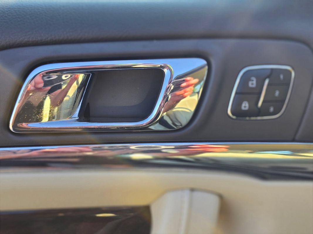 Used 2013 Lincoln MKS AWD image 14