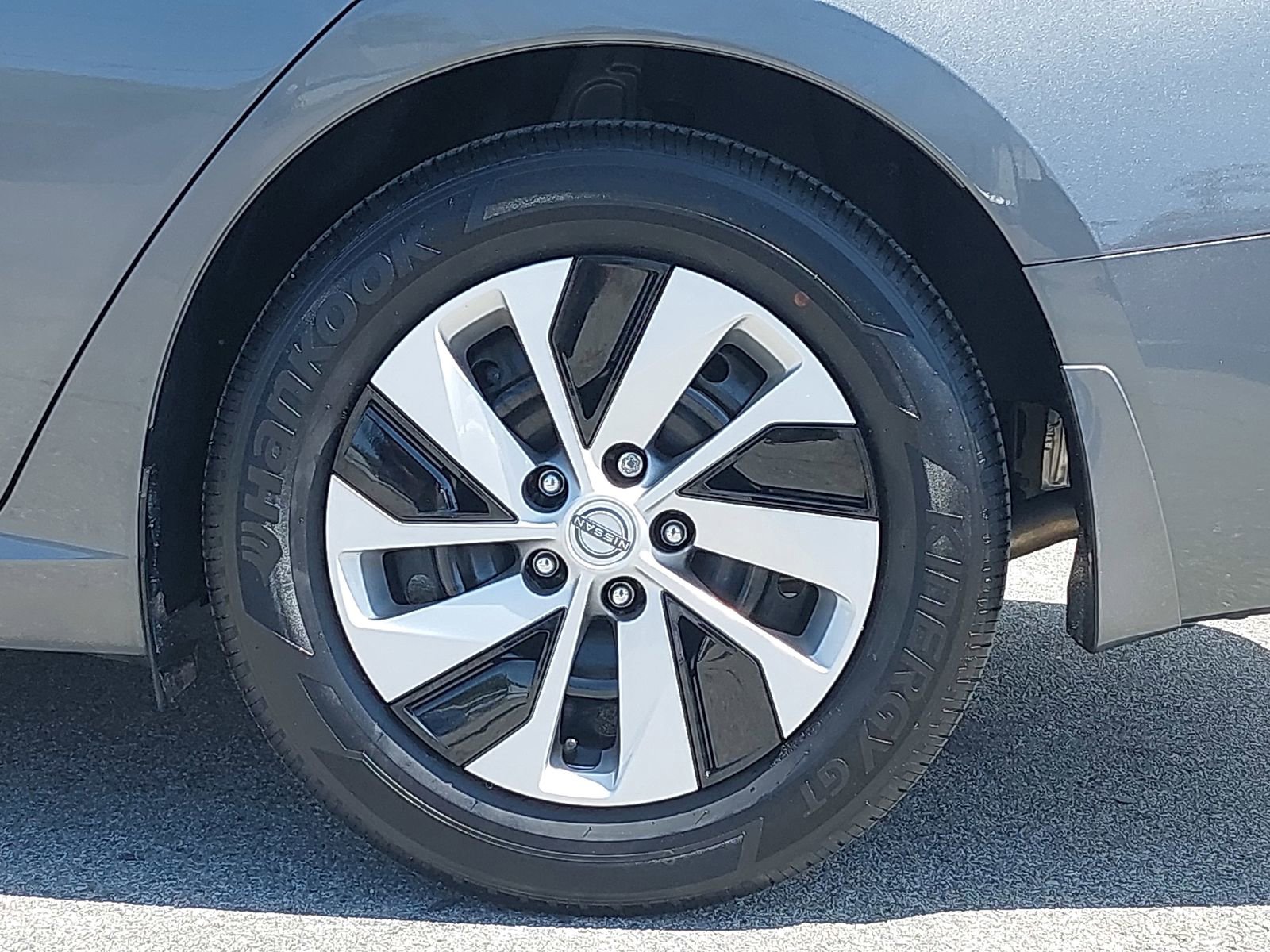 Used 2025 Nissan Altima 2.5 S FWD image 30