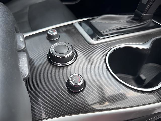 Used 2019 INFINITI QX60 Luxe w/ Essential Package image 27