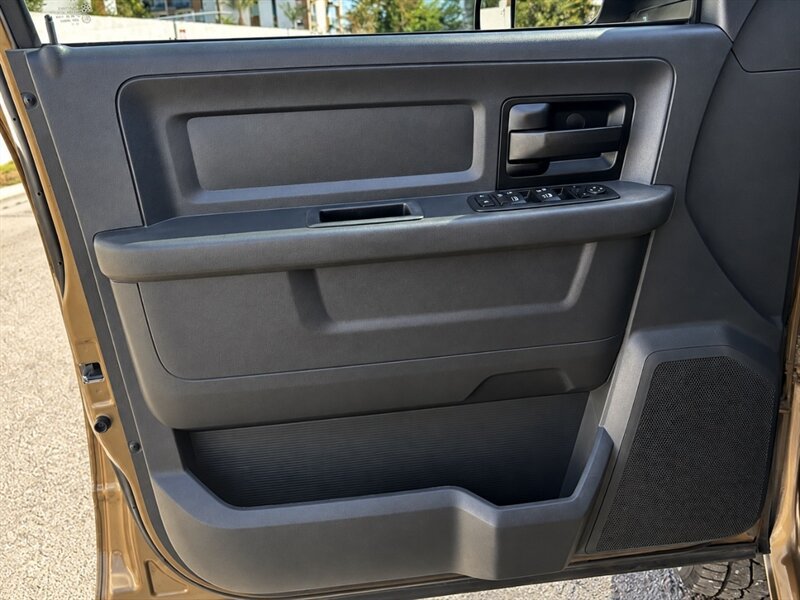 Used 2011 RAM 2500 ST w/ ST Popular Equipment Group AWD/4WD image 10