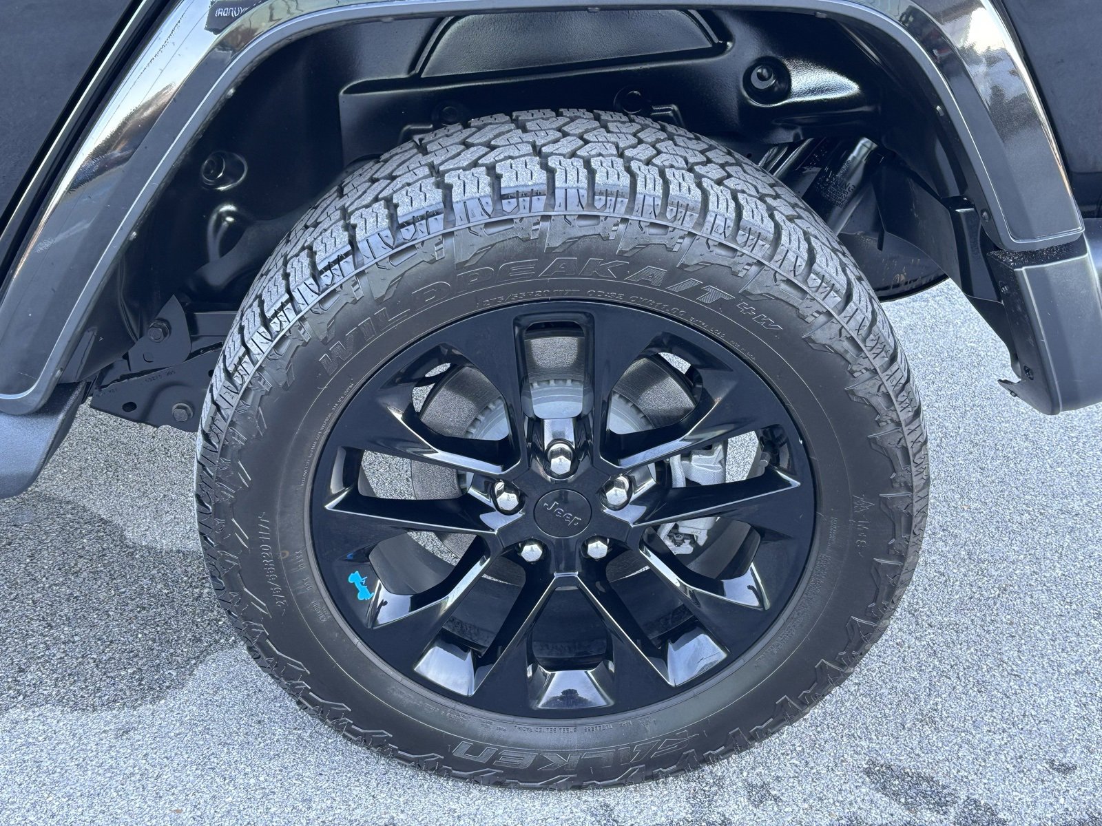 Used 2022 Jeep Wrangler Unlimited Sahara w/ Cold Weather Group image 13