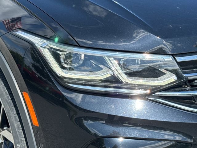 Used 2022 Volkswagen Tiguan SEL R-Line AWD/4WD image 12