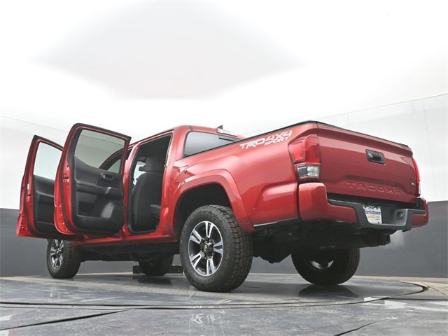 Used 2017 Toyota Tacoma TRD Sport w/ Tow Package (A/T) image 54