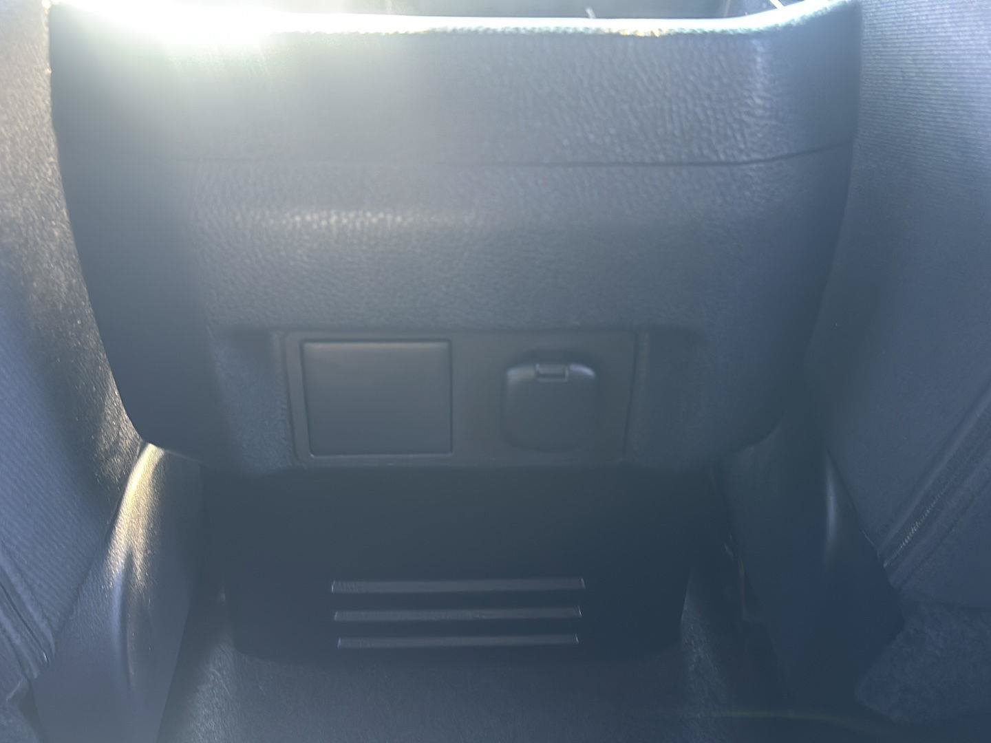 Used 2024 Toyota Tacoma SR5 AWD/4WD image 15