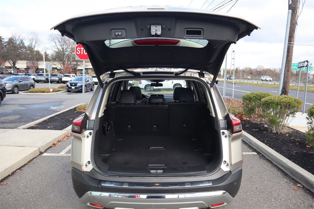 Certified 2022 Nissan Rogue Platinum w/ Head-Up Display Package image 31