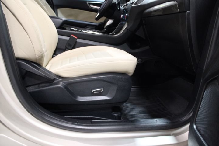 Used 2017 Ford Edge SEL FWD image 24
